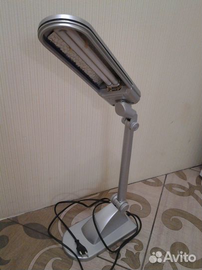 Лампа настольная