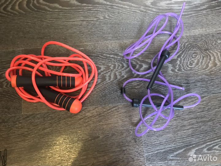 Скакалка с утяжелением и простая