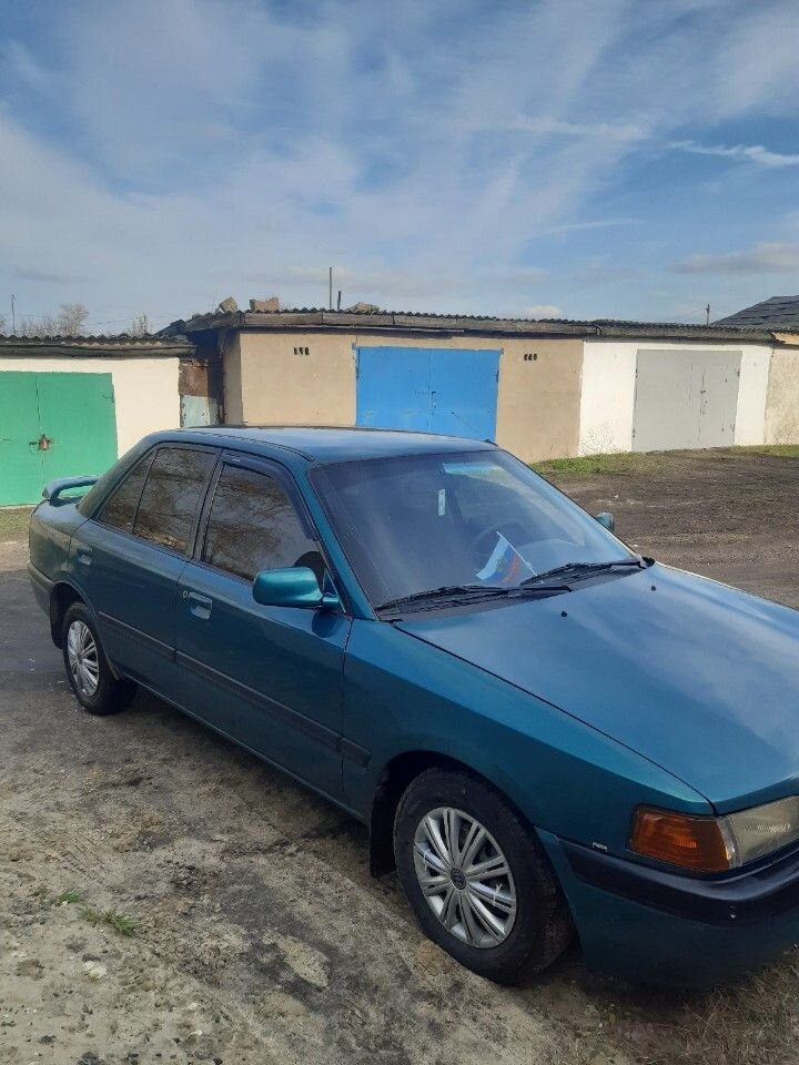 Mazda 323: фото владельца