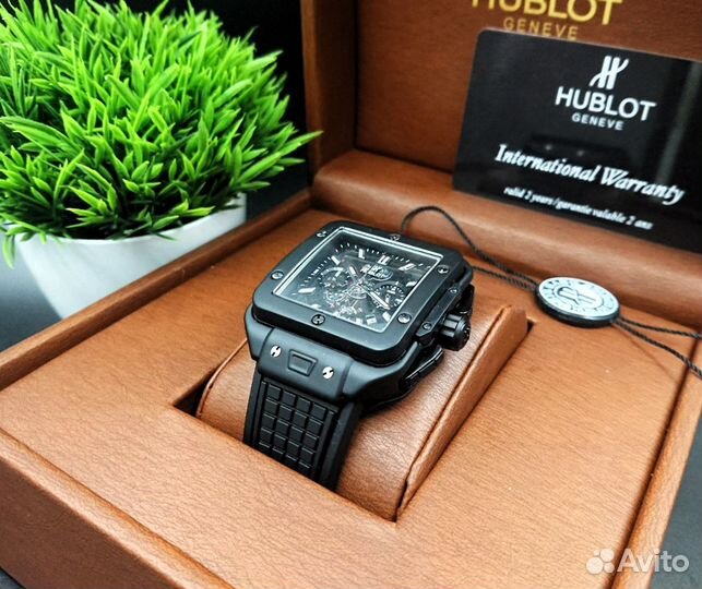 Часы наручные Hublot квадратной формы чёрные