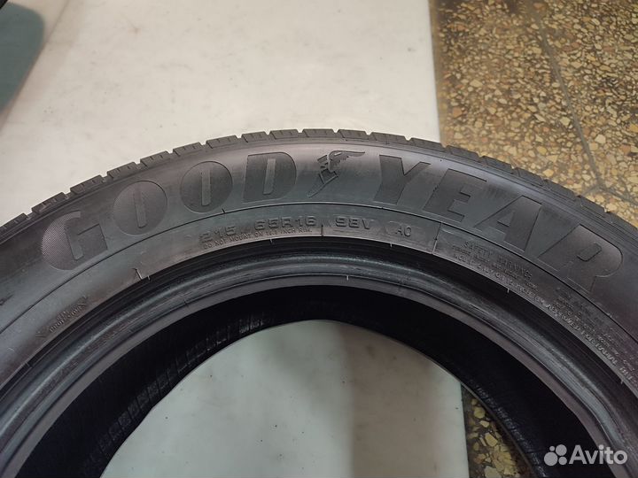 Goodyear EfficientGrip SUV 4x4 215/65 R16 98V