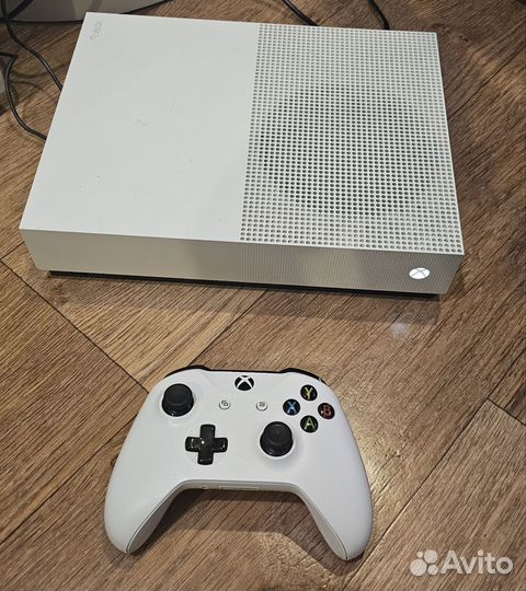 Xbox One s 1tb с играми