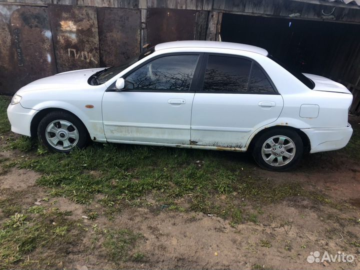 Mazda Familia 1.5 AT, 2001, битый, 260 000 км