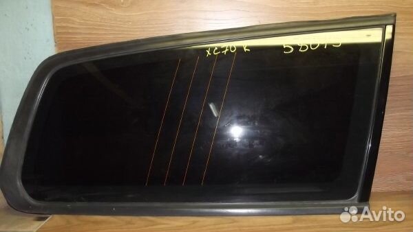 Стекло кузовное глухое заднее правое Вольво хс70