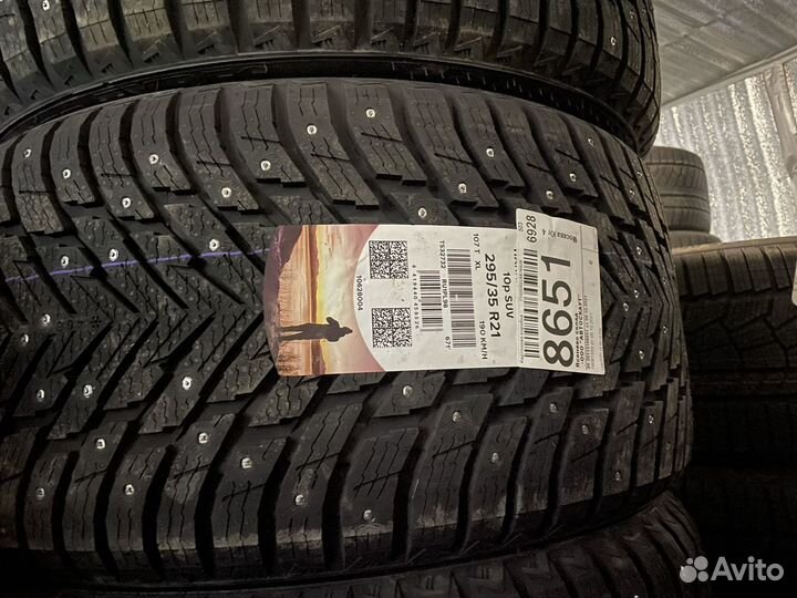 Nokian Tyres Hakkapeliitta 10p SUV 275/40 R21 и 315/35 R21 111T