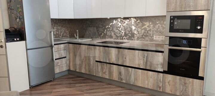 2-к. квартира, 76 м², 1/14 эт.