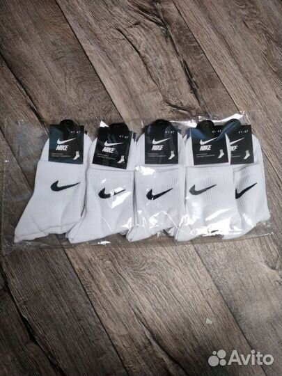 Белые носки Nike