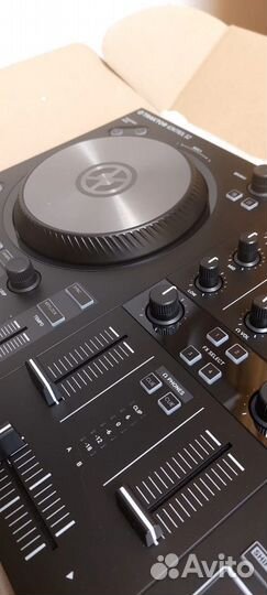 DJ-контроллер Native Instr Traktor Kontrol S2 MK3