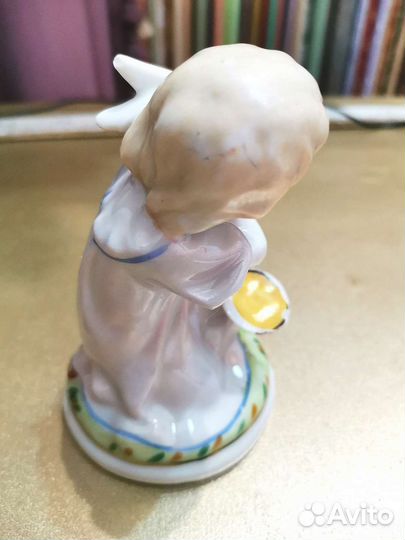 Фарфоровая статуэтка 