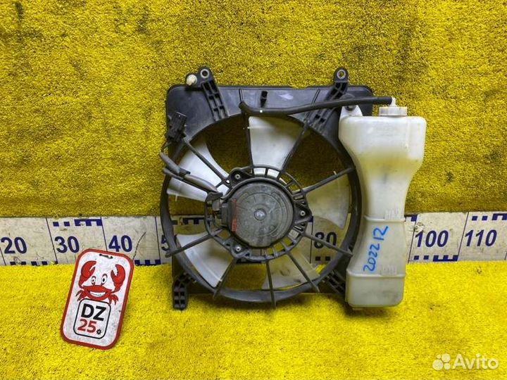 Диффузор радиатора передний левый Honda Fit