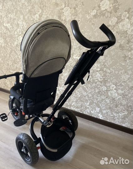 Трехколесный велосипед с ручкой