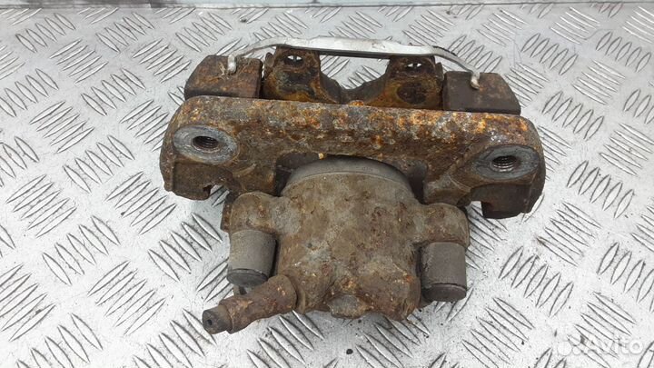 Суппорт передний левый BMW X3 E83 рест. 2007