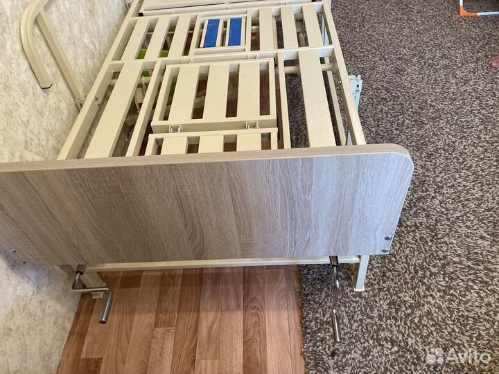 Медицинская кровать