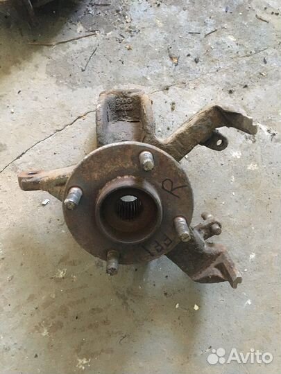 Кулак поворотный передний правый Ford Focus 1