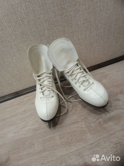 Коньки фигурные 41 размер
