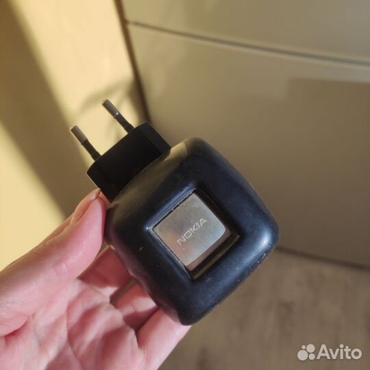 Зарядное nokia со шнуром