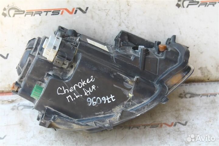 Фара левая Джип Чероки