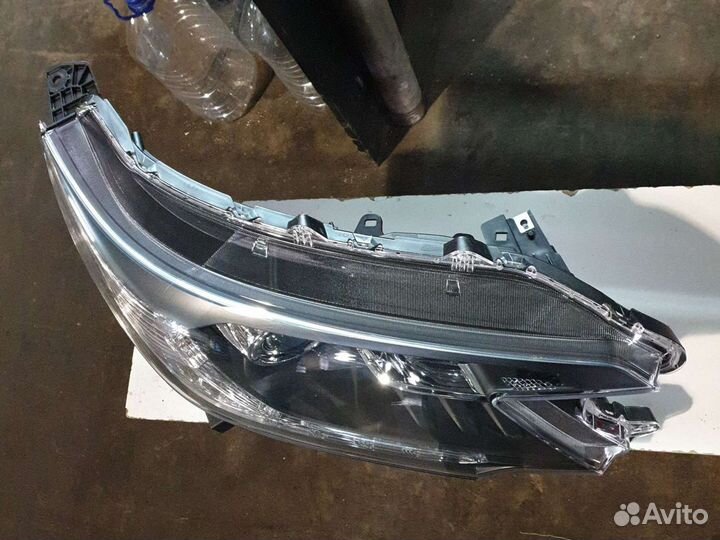 Передняя правая фара хонда CR-V 4 2011-2015