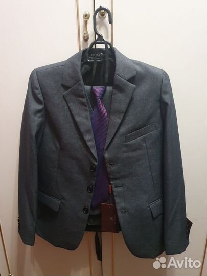 Школьный костюм тройка новый