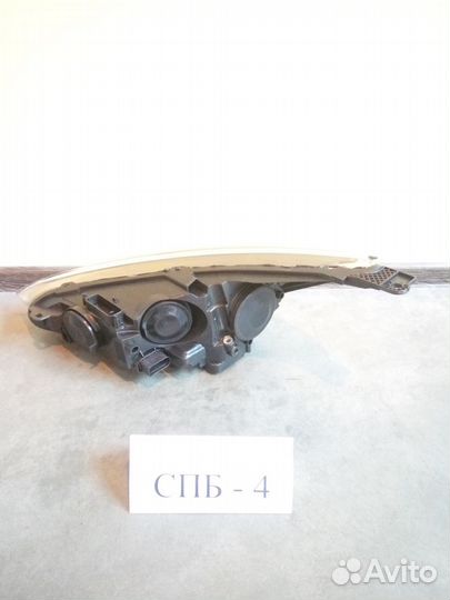 Фара правая Ford Focus 3 2011