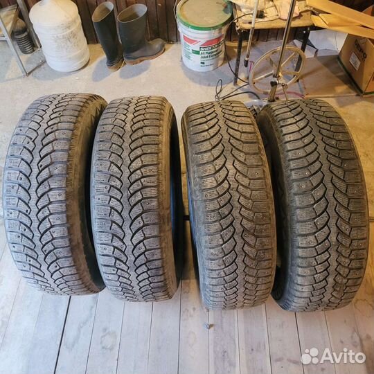 Bridgestone Blizzak Spike-01 235/65 R18 110T