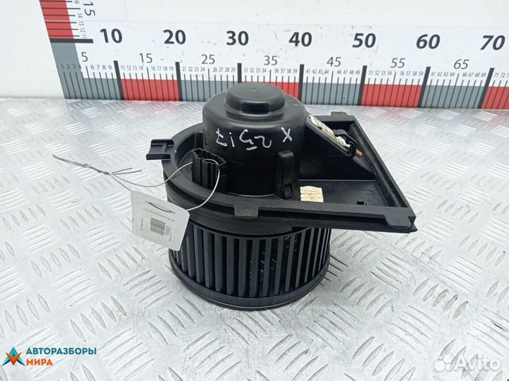 Моторчик печки Volkswagen Golf 3 1999 1J1819021C