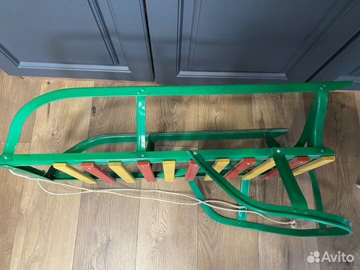 Детские зимние санки в хорошем состоянии