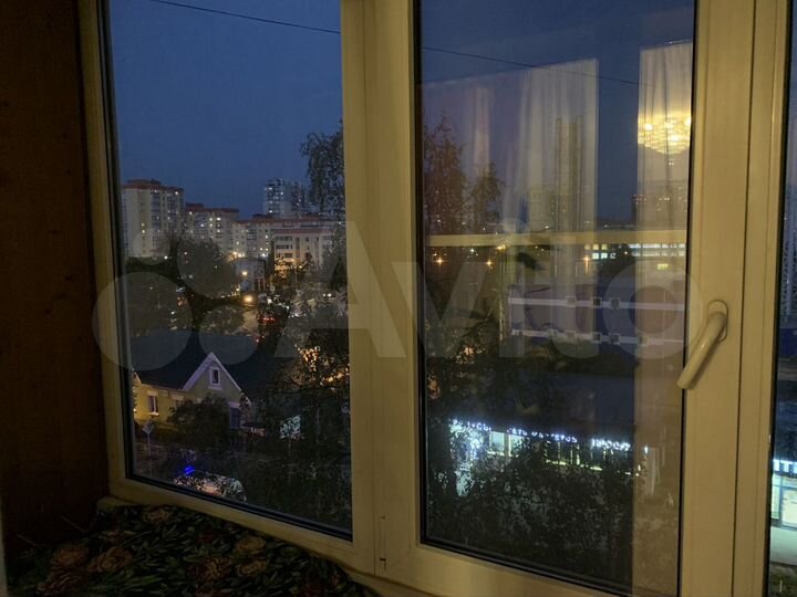 2-к. квартира, 52 м², 5/5 эт.