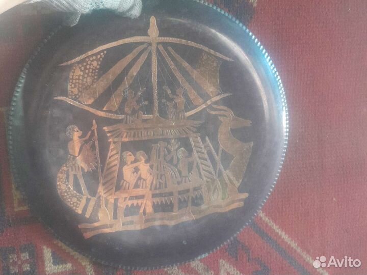 Настенная тарелка