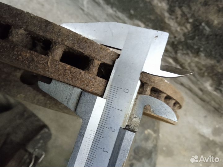 Audi А6 С5 Кулак с тормозными дисками