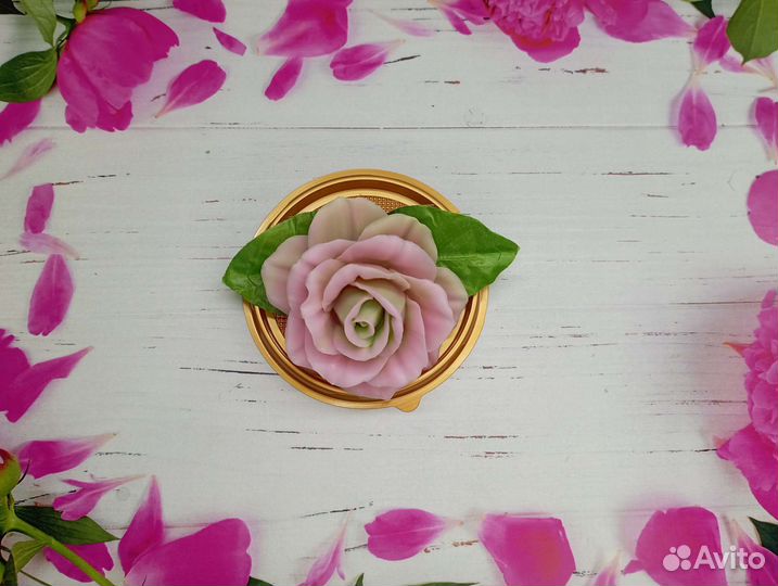 Роза из мыла в куполе
