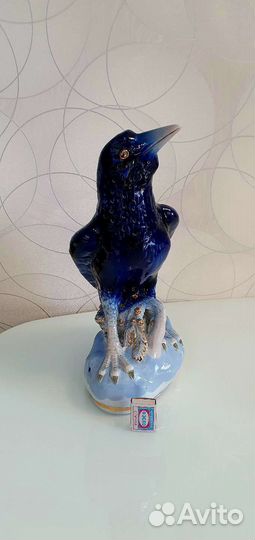 Фарфоровая статуэтка 