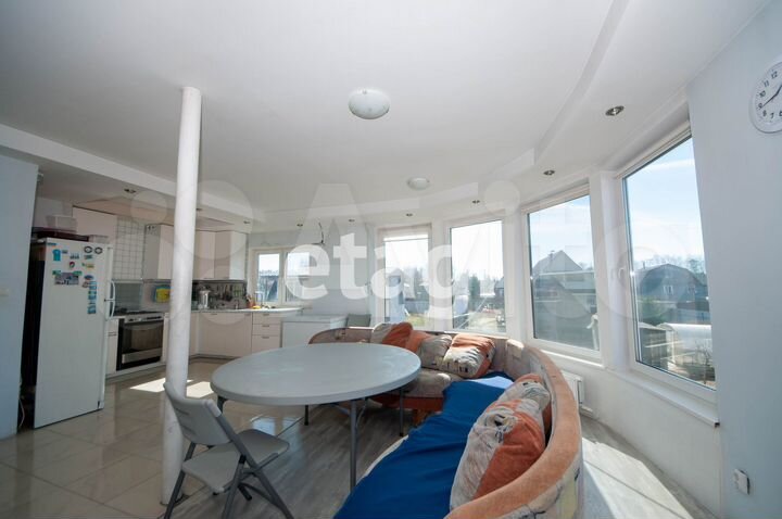 Дом 475 м² на участке 12 сот.