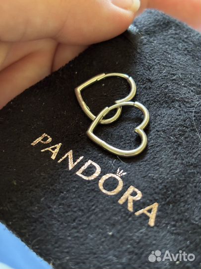 Серьги-кольца 'Ассиметричные сердца' Pandora
