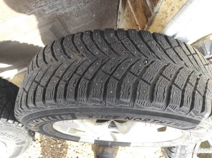 Michelin X-Ice North 4 SUV 225/65 R17 113T