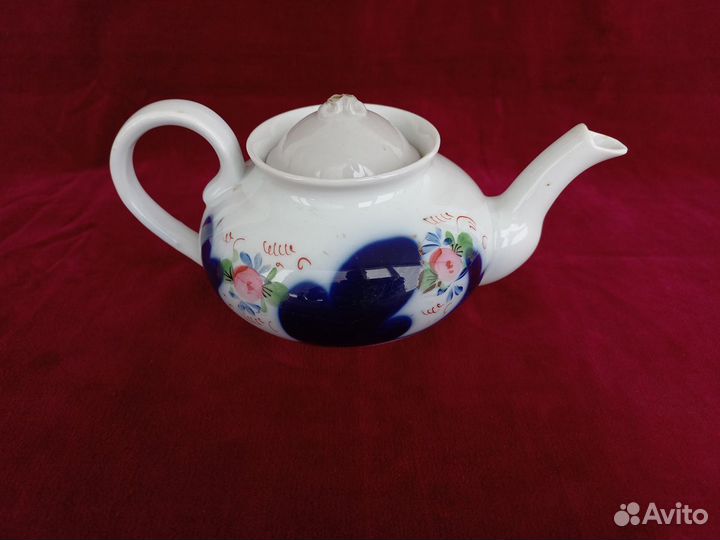 Антикварный фарфор Кузнецова. Чайник. XIX век