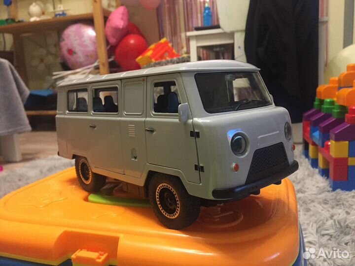 Машинка металлическая большая УАЗ 452 «Буханка»