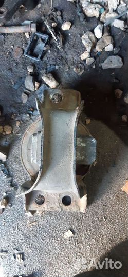 Подушка двигателя ниссан тиида