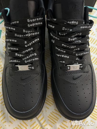 Nike air force 1 black supreme