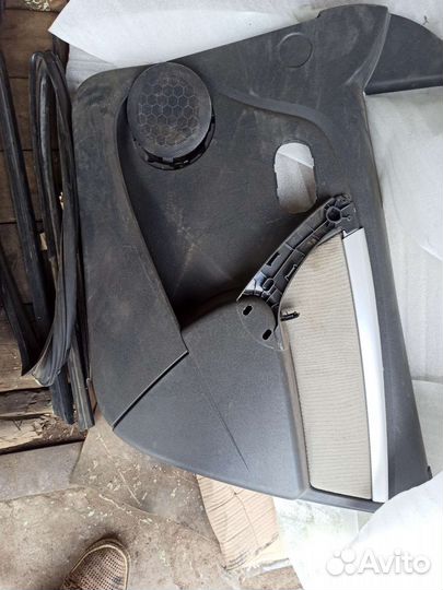 Обшивка двери лада ларгн