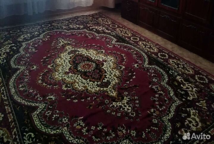 Ковер шерстяной новый
