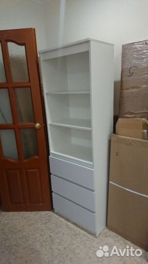 Стеллаж для книг белый