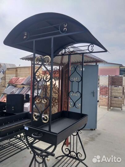 Кованые мангалы с крышей