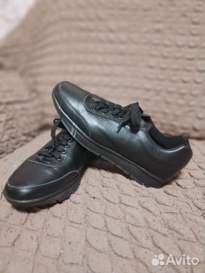 Новые Полуботинки кожаные кроссовки 38 р