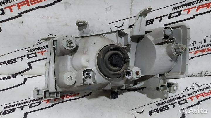 Фара toyota probox NCP50V NCP51V NCP52V NCP55V NCP58G NCP59G NLP51V 52075 галоген корректор фар прав