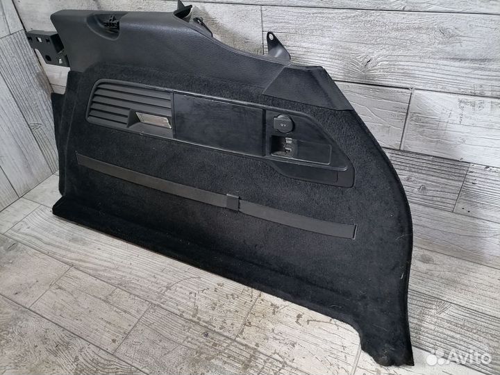 Обшивка багажника правая VW Touareg NF 2011-2014