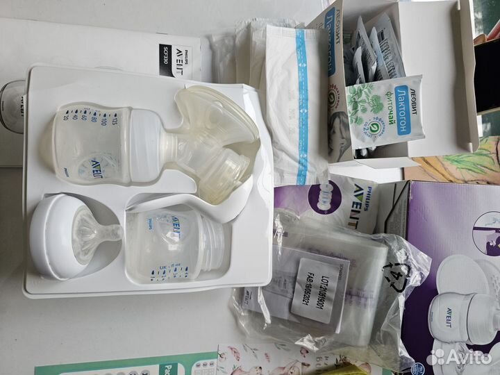 Молокоотсос avent ручной + вкладыши + бутылочка