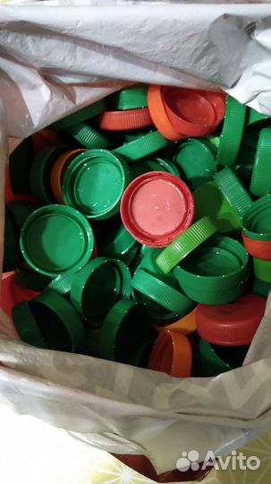 Крышечки от бутылок от сока