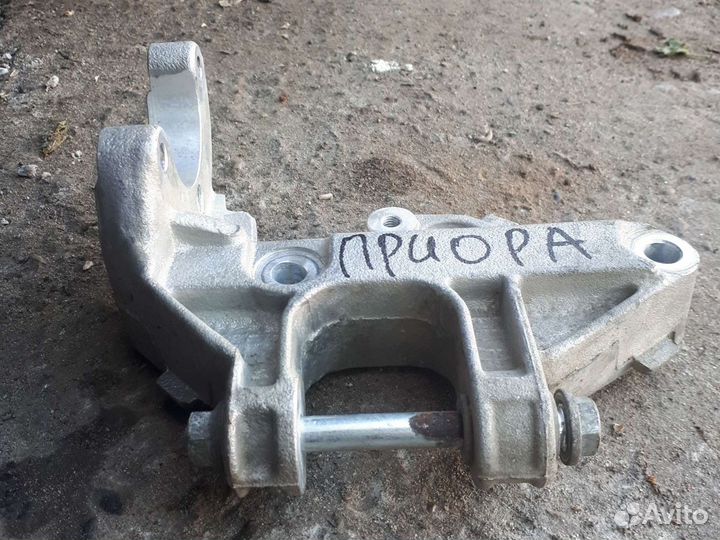 Кронштейн гура лада приора