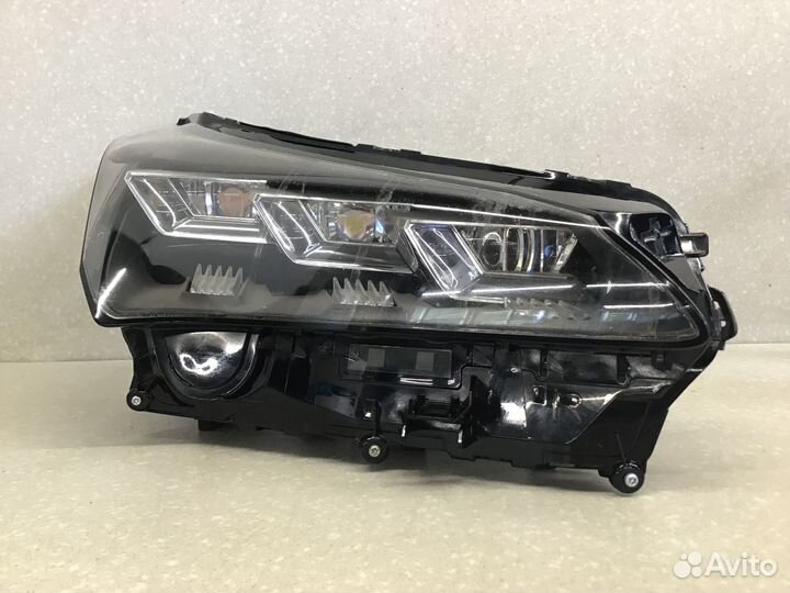 Фара правая Lexus NX 200 300H 2014